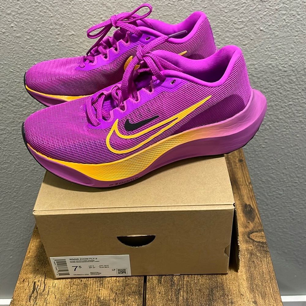 NIB - Nike Women’s Zoom Fly Running Shoes, size 7.5
